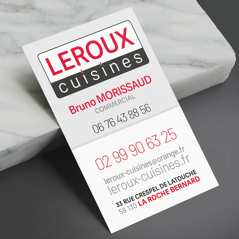 Carte de visite Leroux Cuisines à La Roche-Bernard avec les coordonnées du commercial.