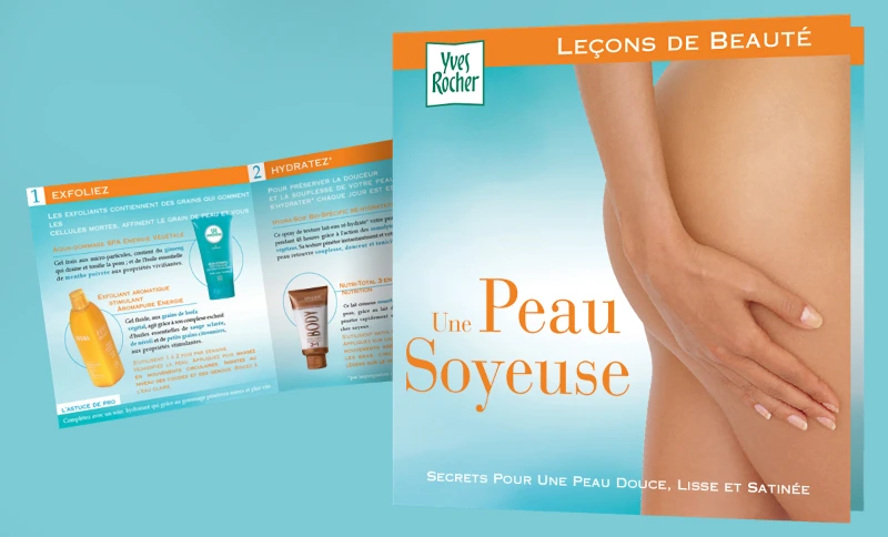 Couverture et pages intérieures d'une plaquette Leçons de Beauté Yves Rocher Une Peau Soyeuse sur fond bleu