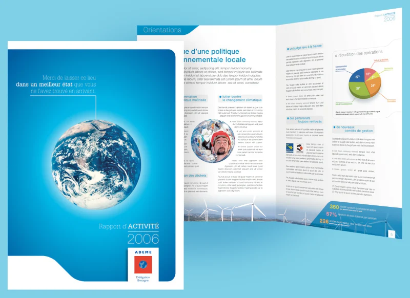 Couverture et double page intérieure d'une brochure de rapport d'activité sur fond bleu